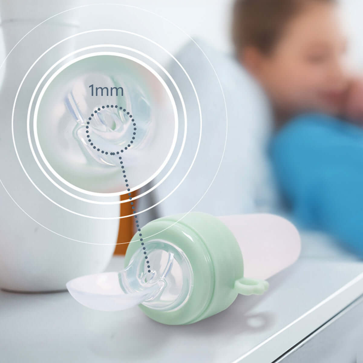 MomMed baby spoon feeder 1mm chewing nozzle display
