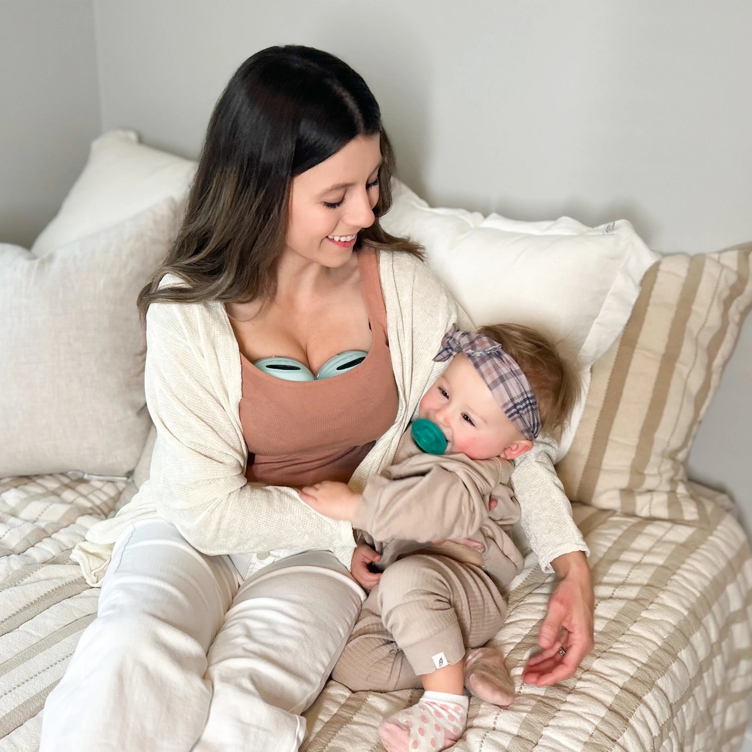 MomMed S21 Breast Pump-Gentle Expression, Effortless Emptying