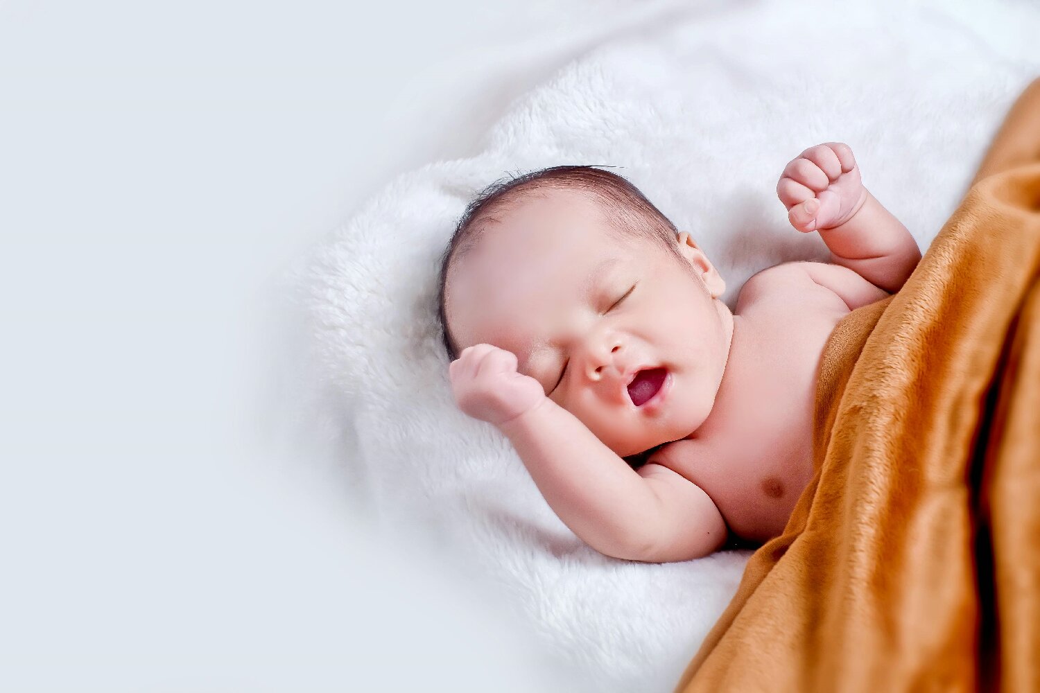 How to Wake up a Newborn to Feed