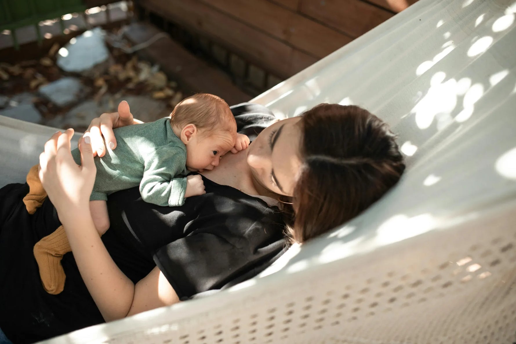 Foods That Cause Gas Breastfeeding: What to Eat and Avoid for a Happy Baby