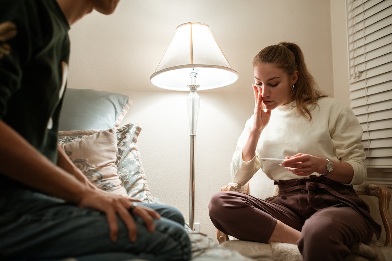 How to Recognize Implantation Bleeding vs. a Period | When Does it Occur?